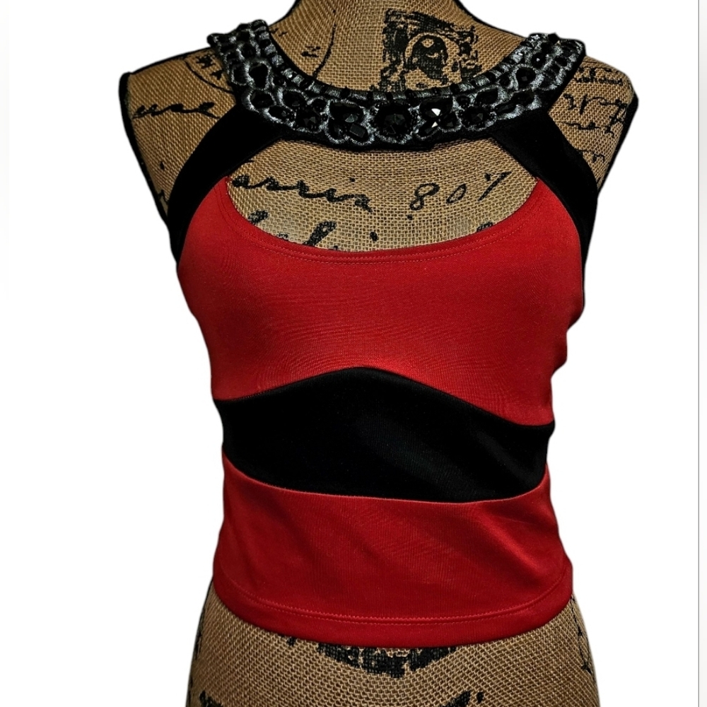 Body Central Cropped Sleeveless Keyhole Beads Red Top MEDIUM Baddie Clubwear NWT